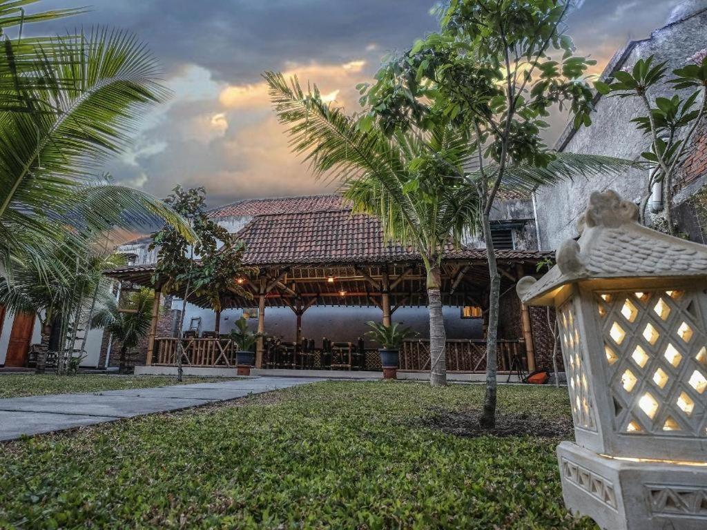 Malioboro Garden Hotel Yogyakarta Extérieur photo